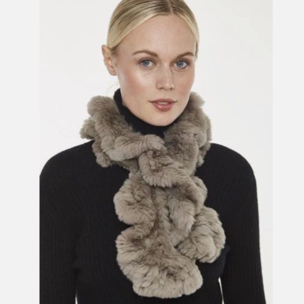 NWT Linda Richards Stone Gray Genuine Rex Rabbit Fur Pull Through Scarf RX39